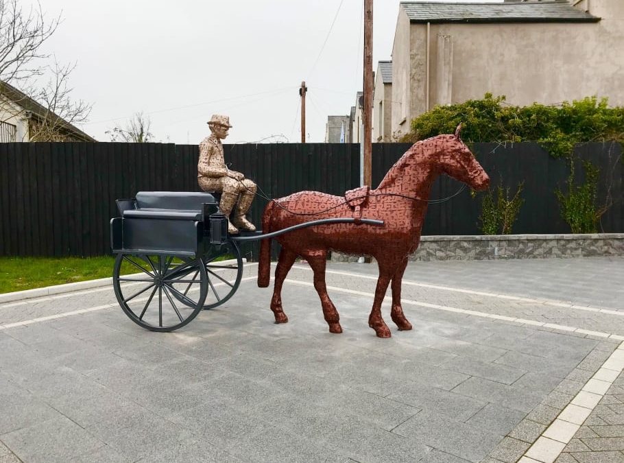 ‘Jaunting Car’ sculpture installed in Larne