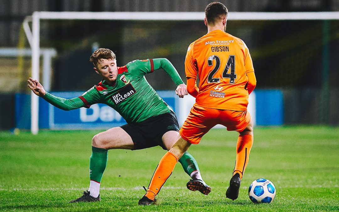 Glentoran puts five past Carrick Rangers before half time